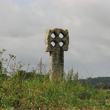 Croix percée de Neaufles-Saint-Martin