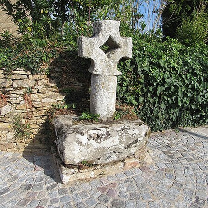 Photo de Croix percée de Pluneret