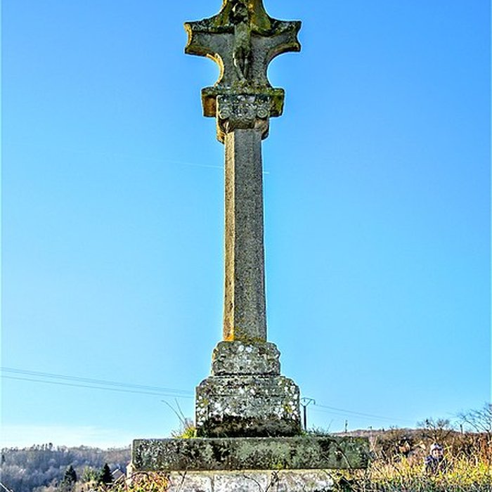 Photo de Croix Saint-Pierre de Granges-le-Bourg
