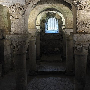 Crypte de lÉglise Saint-Romain de Curzon