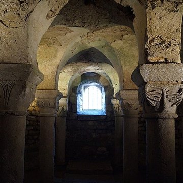 Crypte de lÉglise Saint-Romain de Curzon
