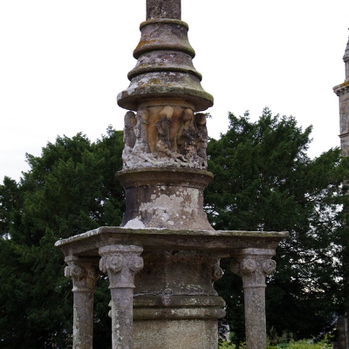 Photo de Deux croix de cimetière de Saint-Maudez