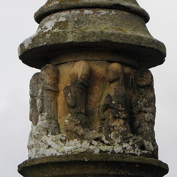Deux croix de cimetière de Saint-Maudez