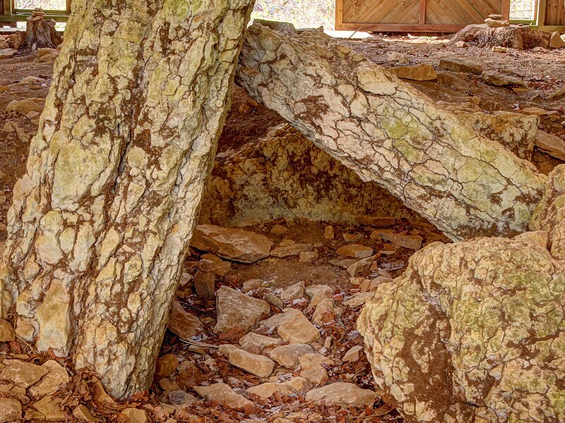 Dolmen de Brevilliers