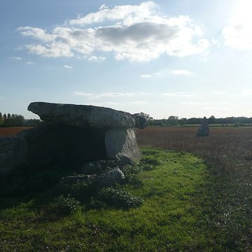 Dolmen de Charcé à Charcé-Saint-Ellier-sur-Aubance