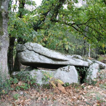 dolmen de guidfosse a plouray