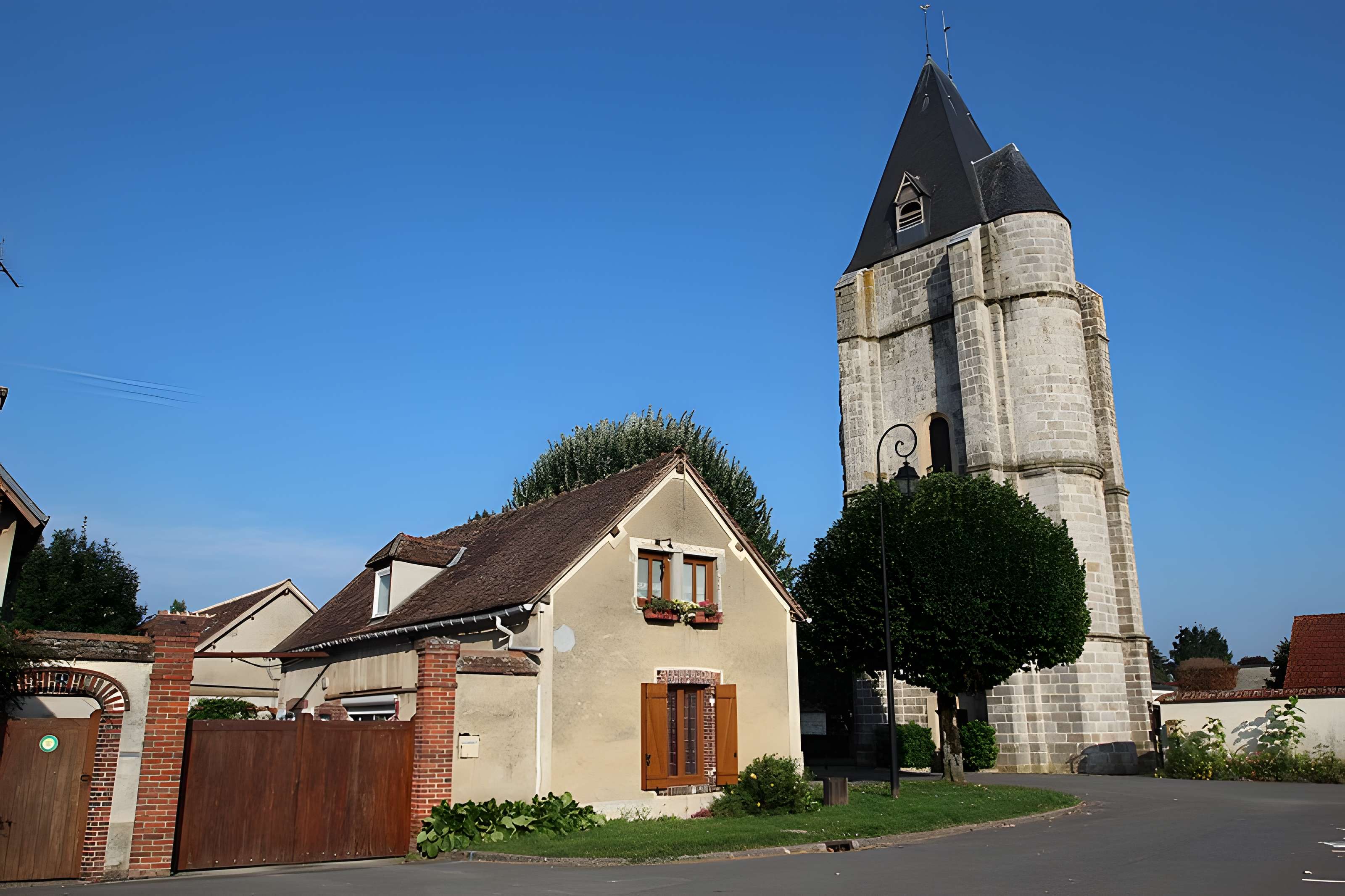 Tour du Pilori de Lormaye
