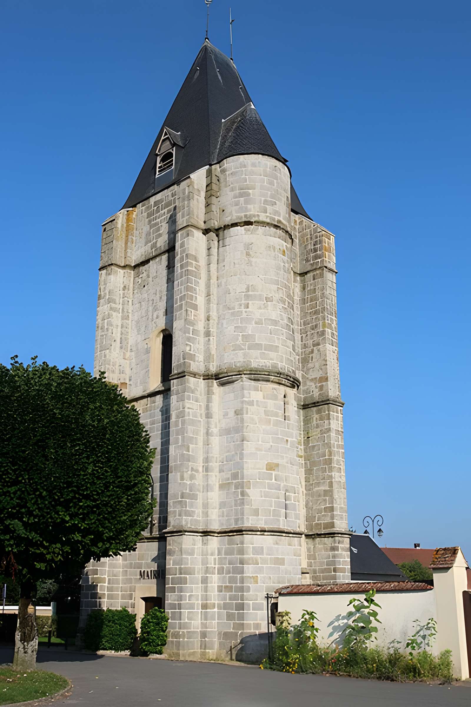 Tour du Pilori de Lormaye