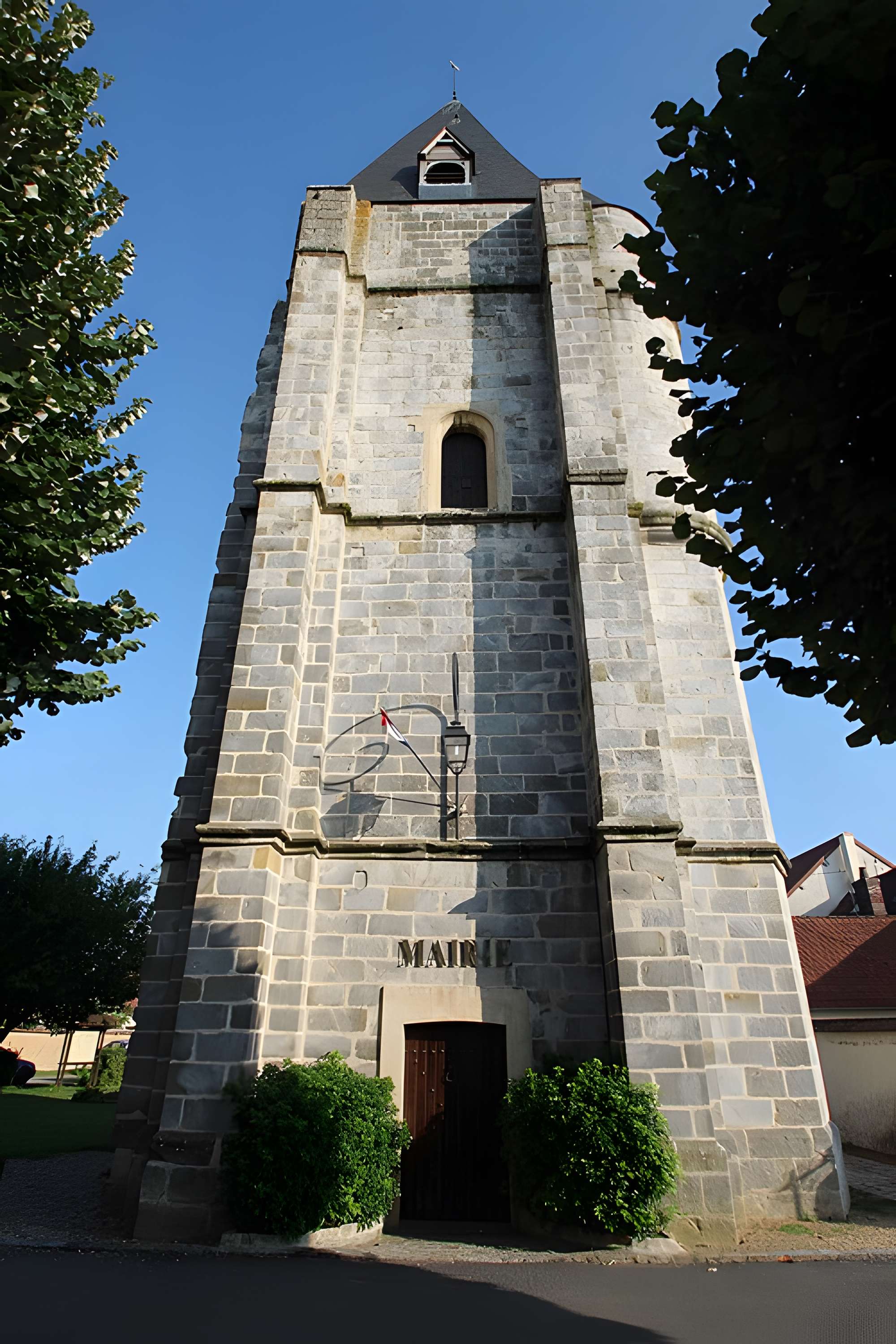 Tour du Pilori de Lormaye