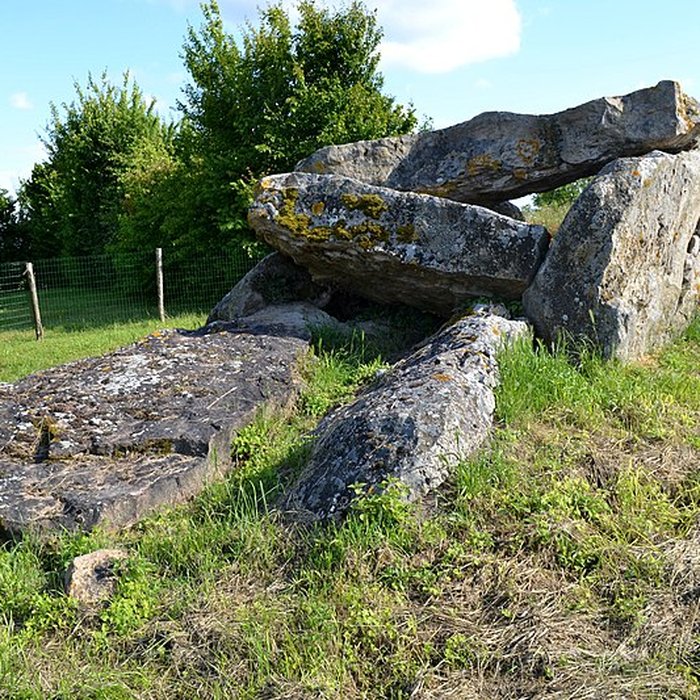 Photo de Dolmen de la Fontaine à Saint-Léger-de-Montbrillais