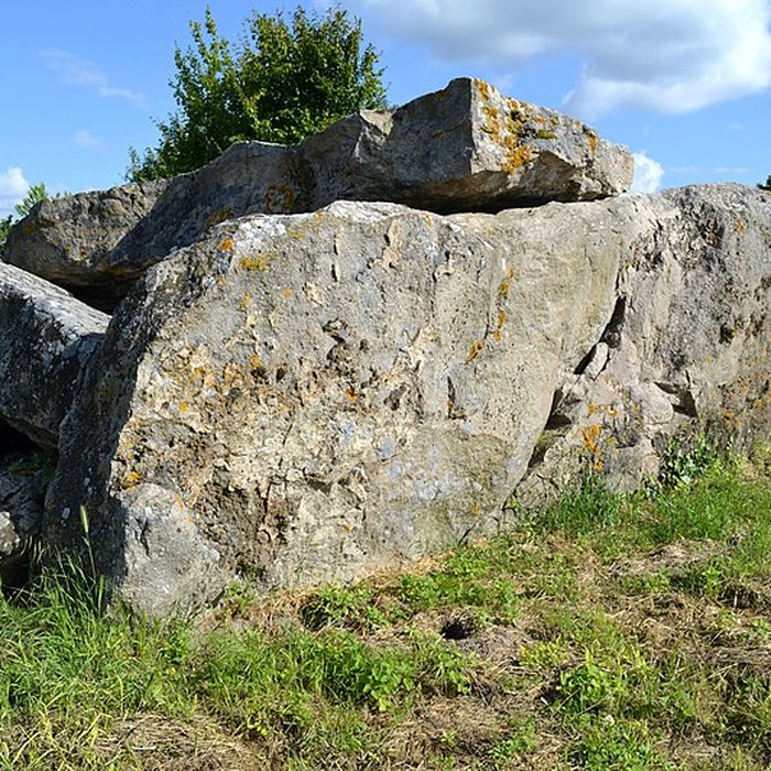 Photo de Dolmen de la Fontaine à Saint-Léger-de-Montbrillais