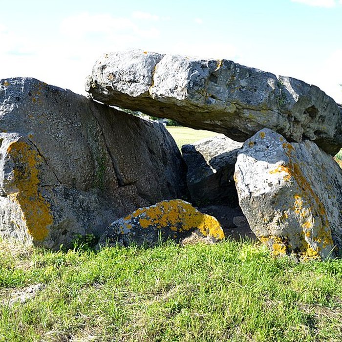 Photo de Dolmen de la Fontaine à Saint-Léger-de-Montbrillais