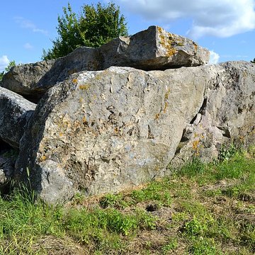 Dolmen de la Fontaine à Saint-Léger-de-Montbrillais