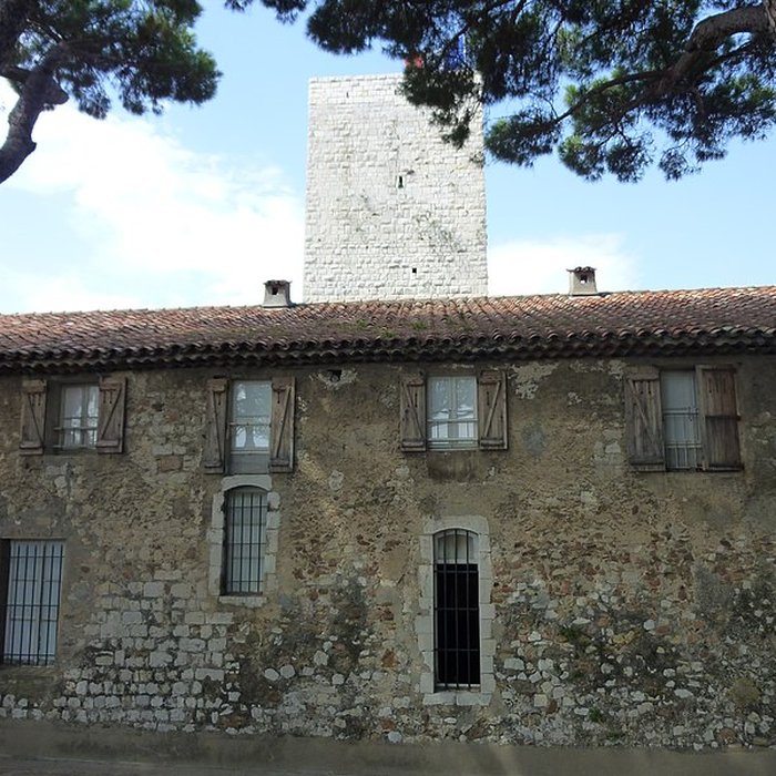 Photo de Tour du Suquet, chapelle Sainte-Anne et église Notre-Dame-de-lEspérance