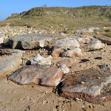 Dolmen de la pointe de lHerbaudière à Noirmoutier-en-lIle 