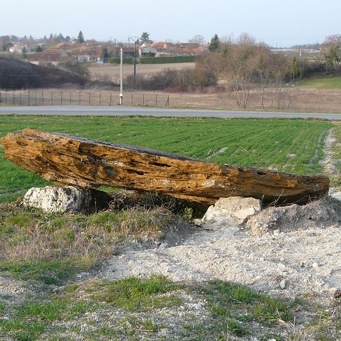 Photo de Dolmen de Laprougès à Valeuil
