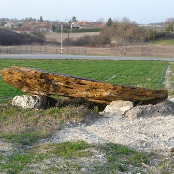 Dolmen de Laprougès à Valeuil