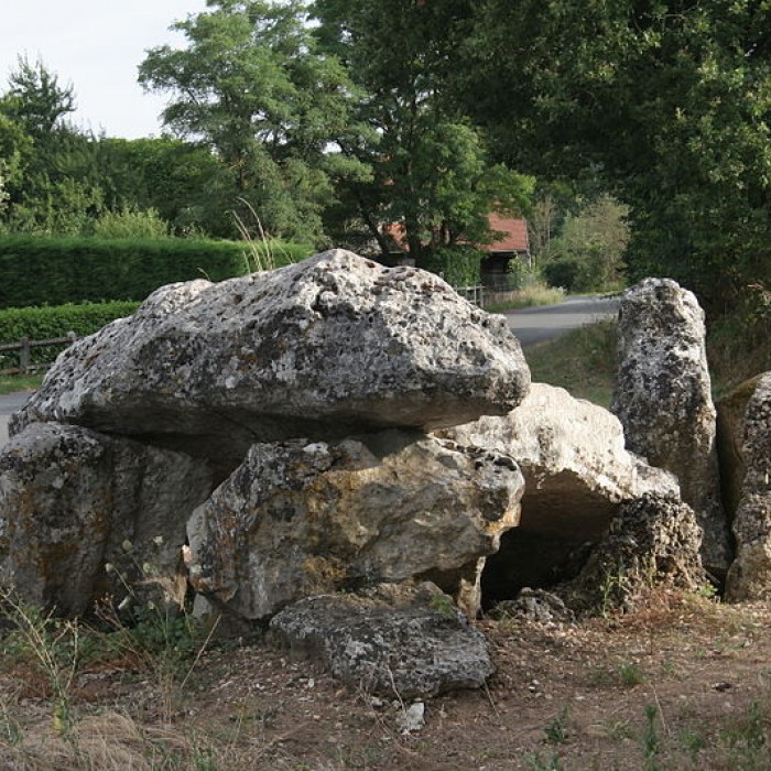 Photo de Dolmen de Loubressac à Mazerolles