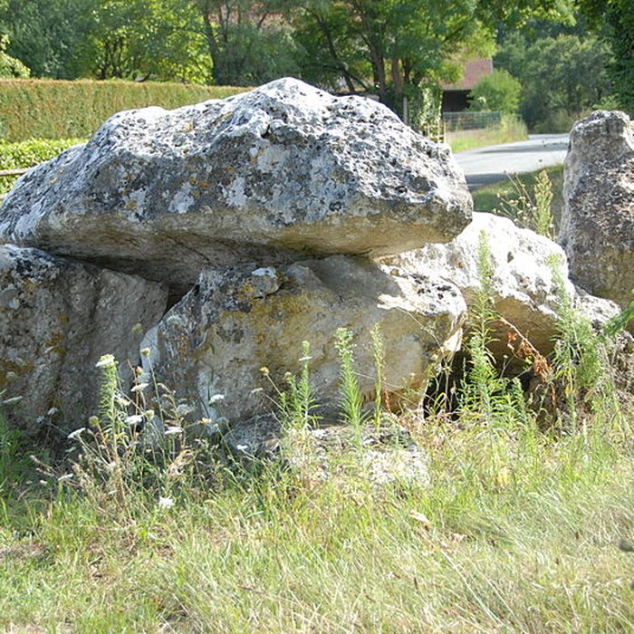 Photo de Dolmen de Loubressac à Mazerolles