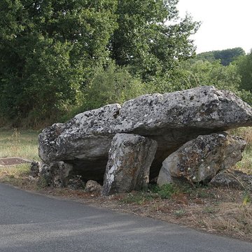 Dolmen de Loubressac à Mazerolles