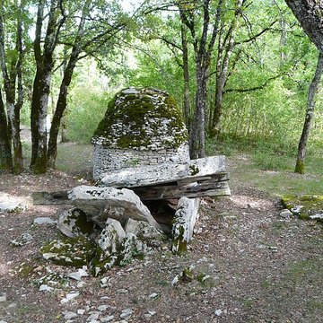 Dolmen de Peyrelevade à Limeyrat