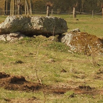 dolmen de rugles a ambenay