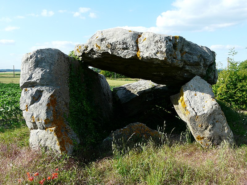 Dolmen de Saint-Léger-de-Montbrillais