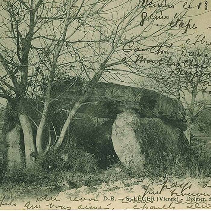 Photo de Dolmen de Saint-Léger-de-Montbrillais