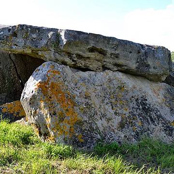 Dolmen de Saint-Léger-de-Montbrillais