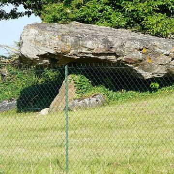 Dolmen de Saint-Léger-de-Montbrillais