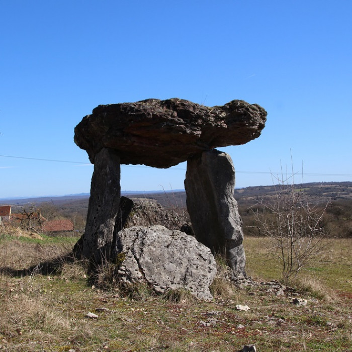 Photo de Dolmen des Cloups à Ginouillac