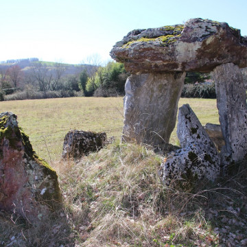 Dolmen des Cloups à Ginouillac arrière