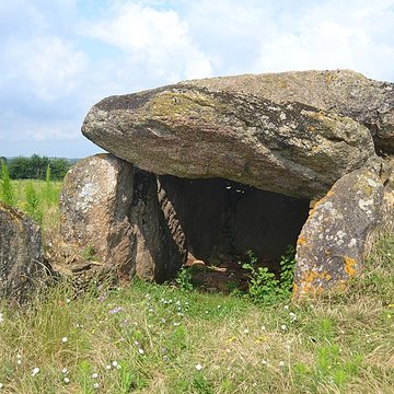 Dolmen des Landes de Bazoges-en-Pareds