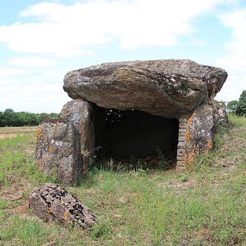 Dolmen des Landes de Bazoges-en-Pareds