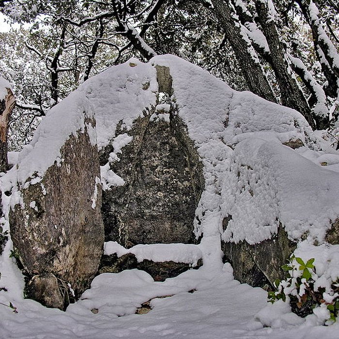 Photo de Dolmen des Riens à Mons