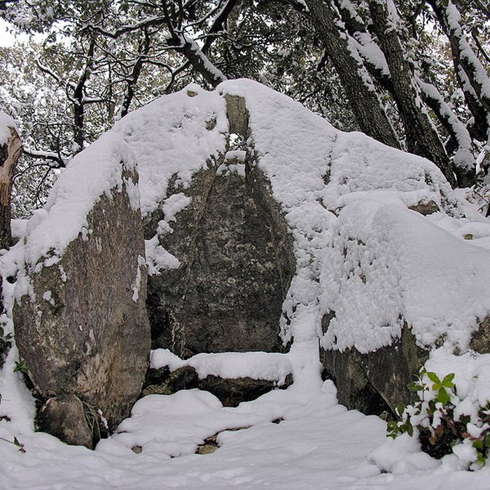 Photo de Dolmen des Riens à Mons