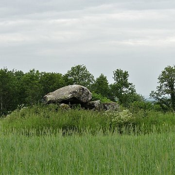 dolmen dit cabane de cesar a felletin