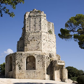 tour magne de nimes