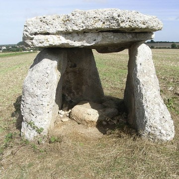 dolmen dit la pierre levee a ardillieres