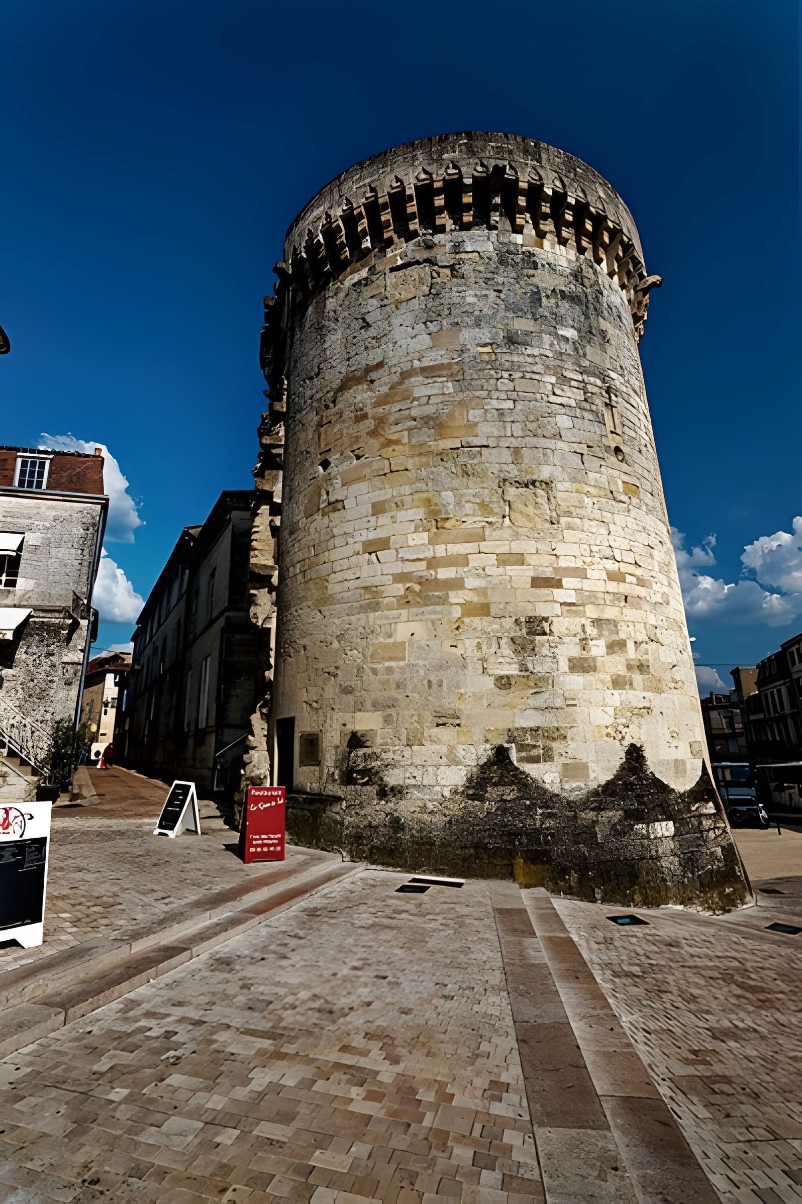 Tour Mataguerre de Périgueux