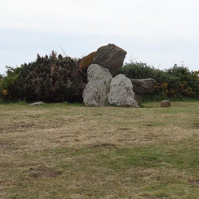 Photo de Dolmens Men Cam et Men Yann à Groix Île de