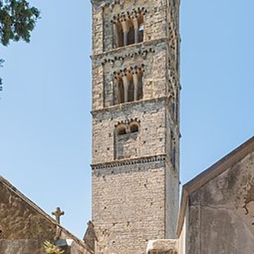 Tour romane de Puissalicon