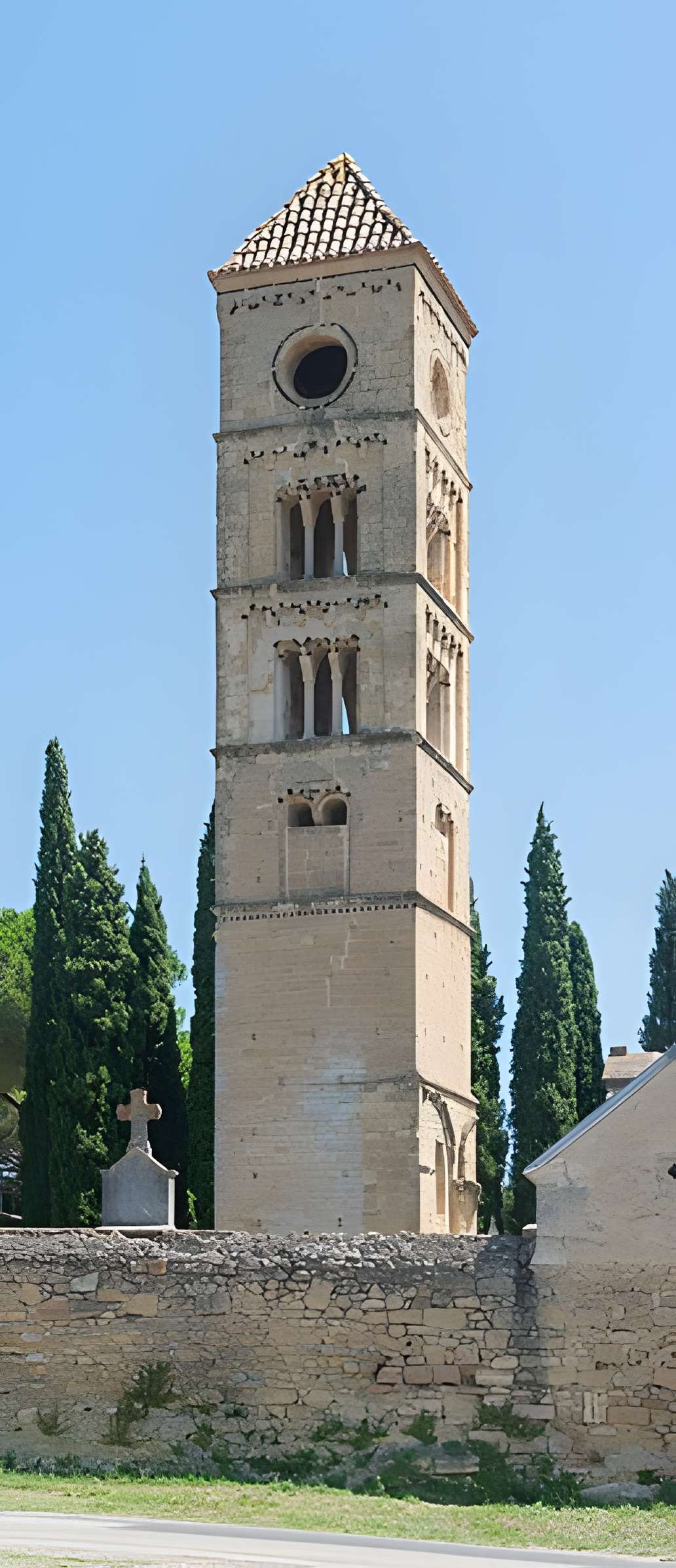 Tour romane de Puissalicon