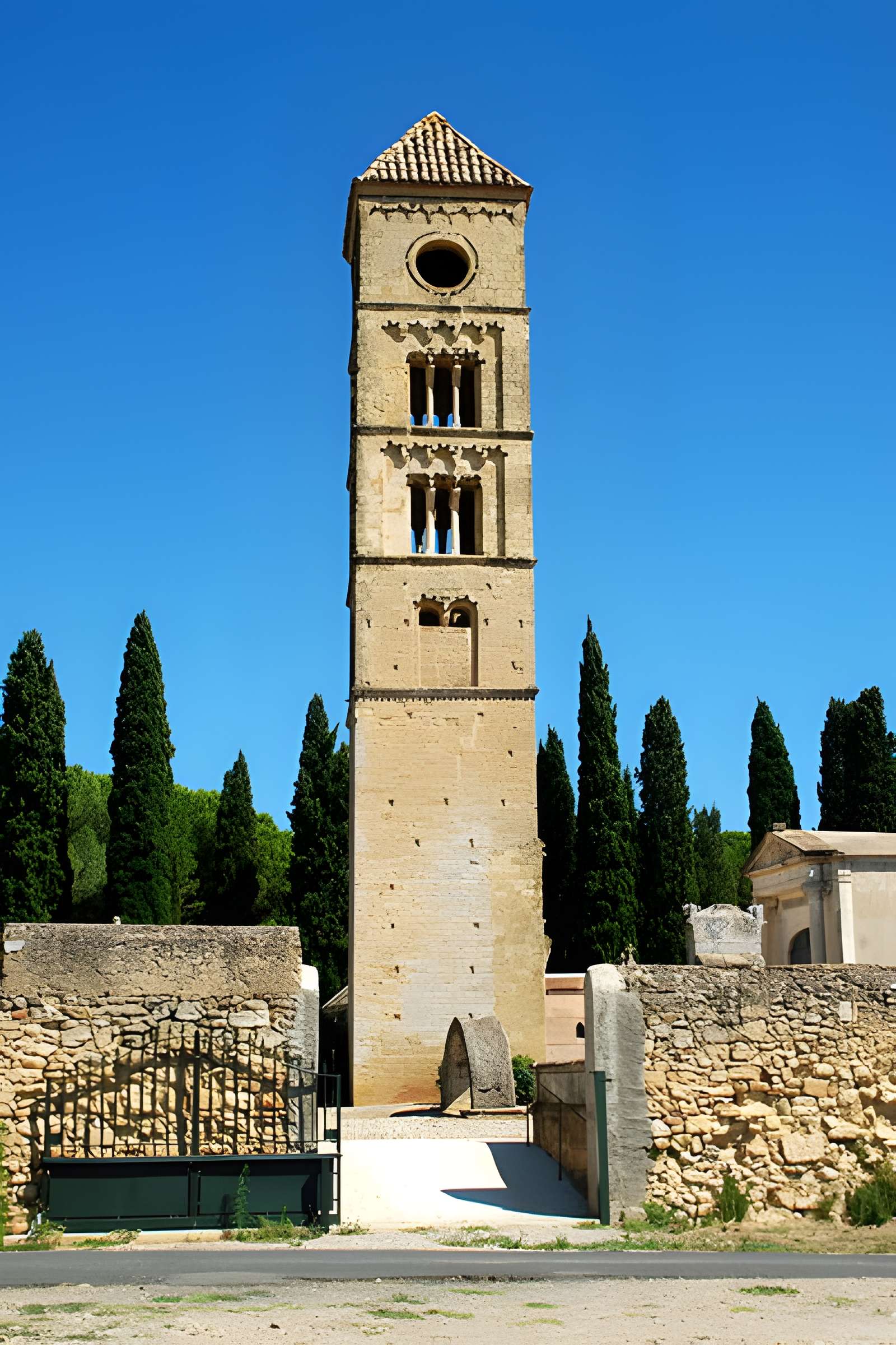 Tour romane de Puissalicon