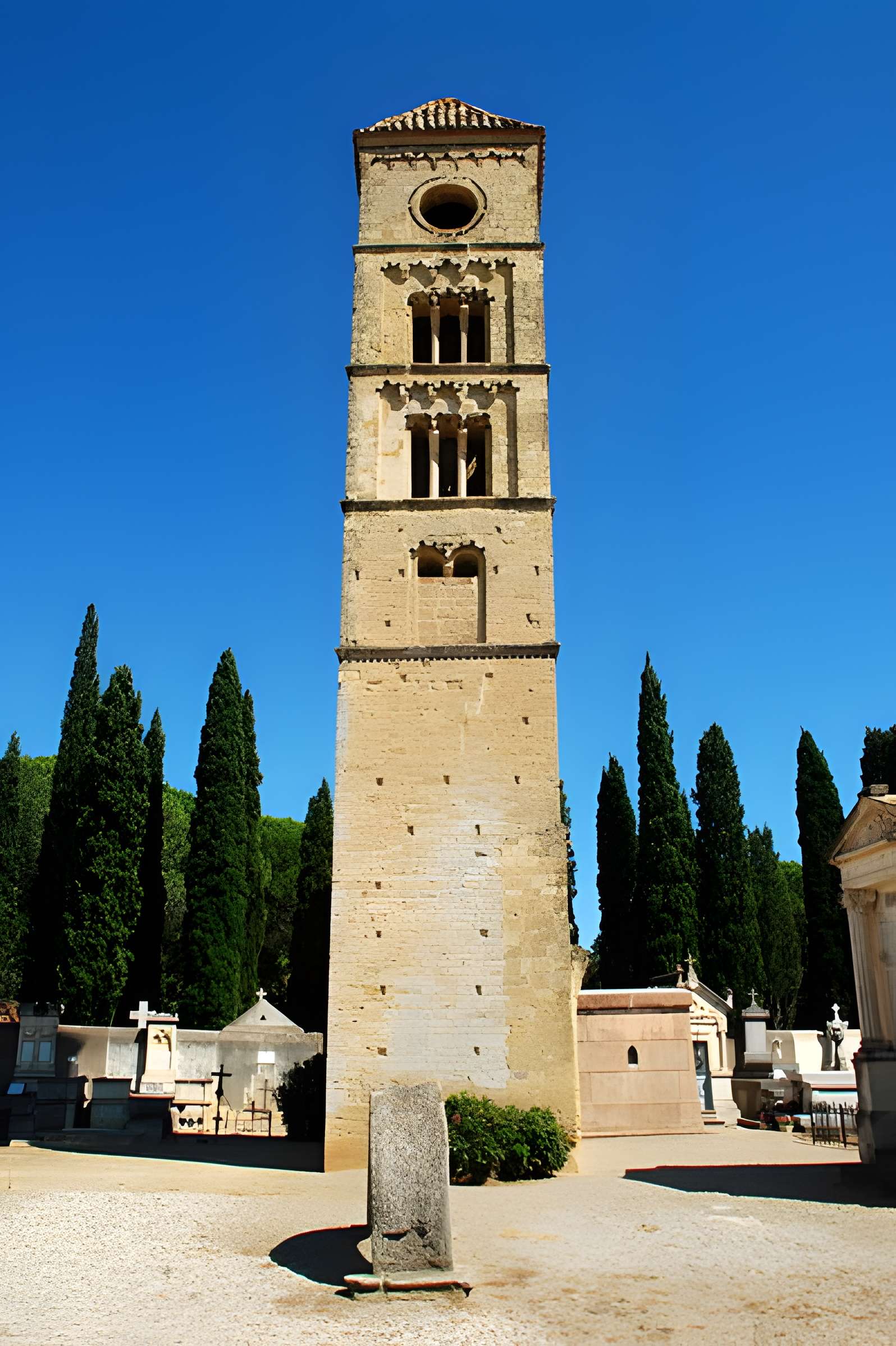 Tour romane de Puissalicon