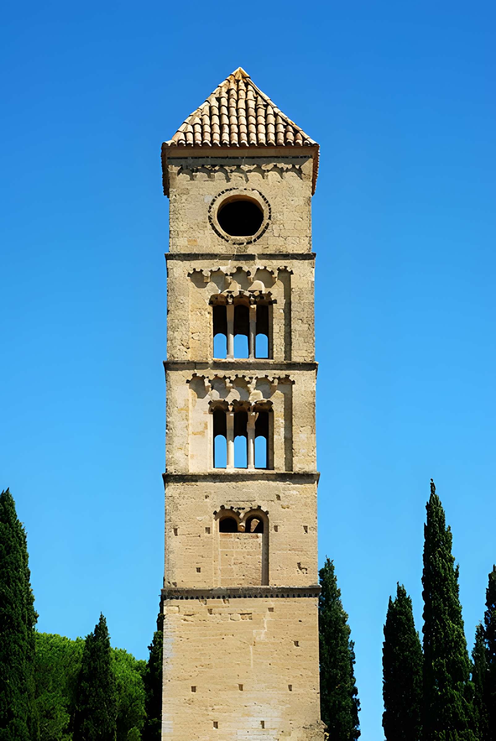 Tour romane de Puissalicon