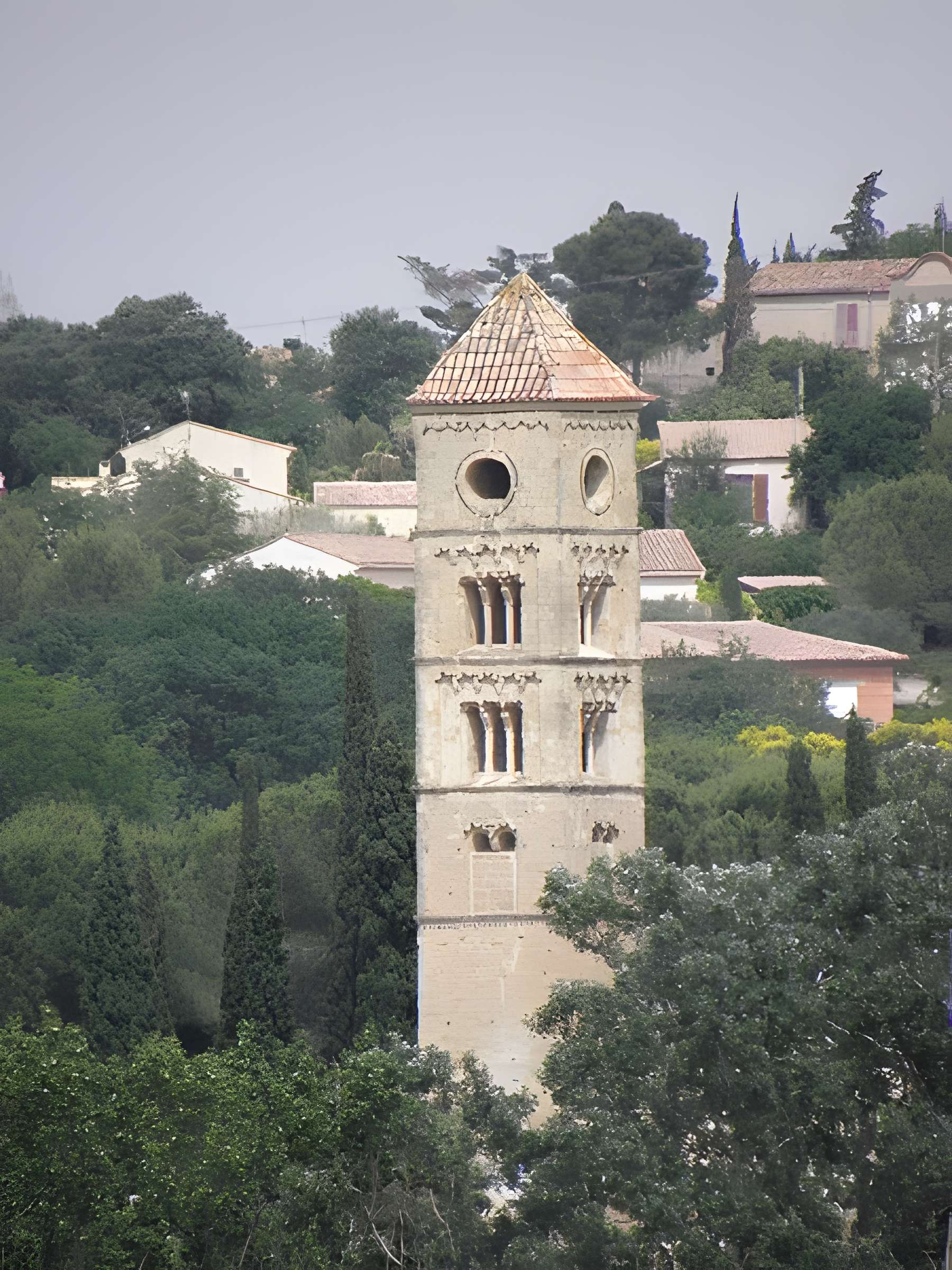 Tour romane de Puissalicon