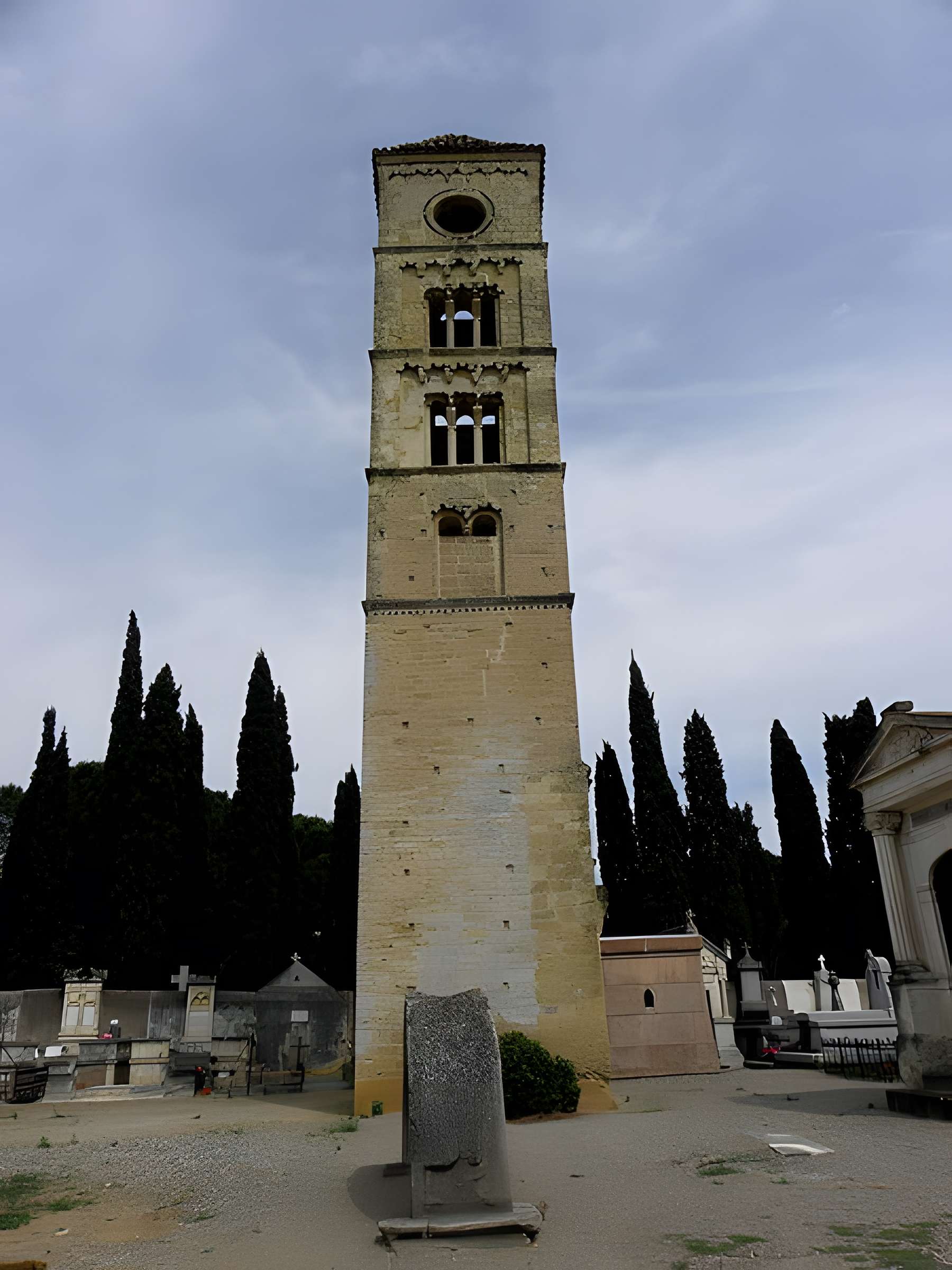 Tour romane de Puissalicon