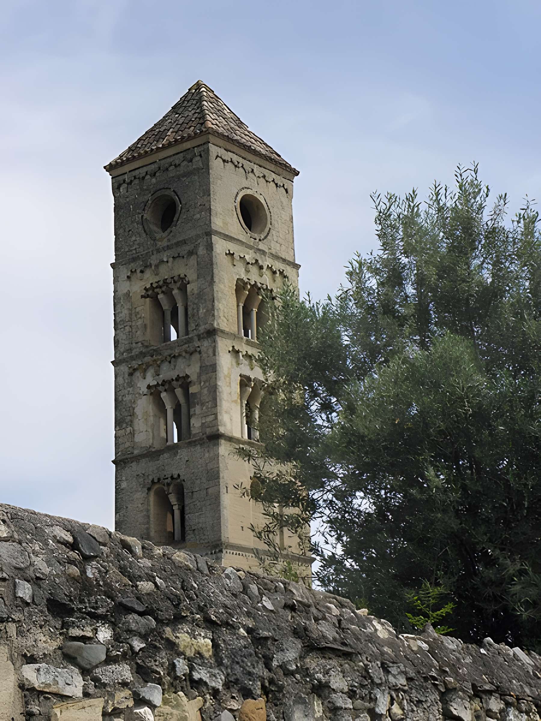 Tour romane de Puissalicon