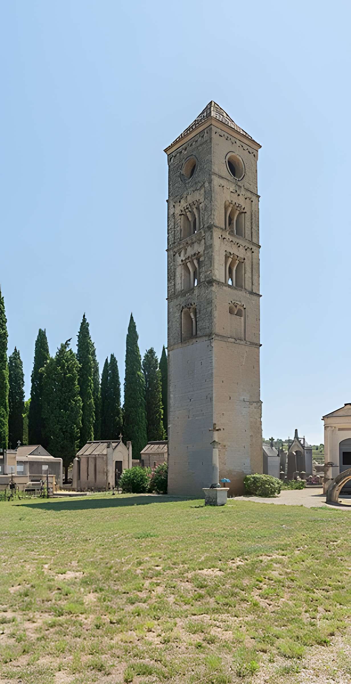 Tour romane de Puissalicon